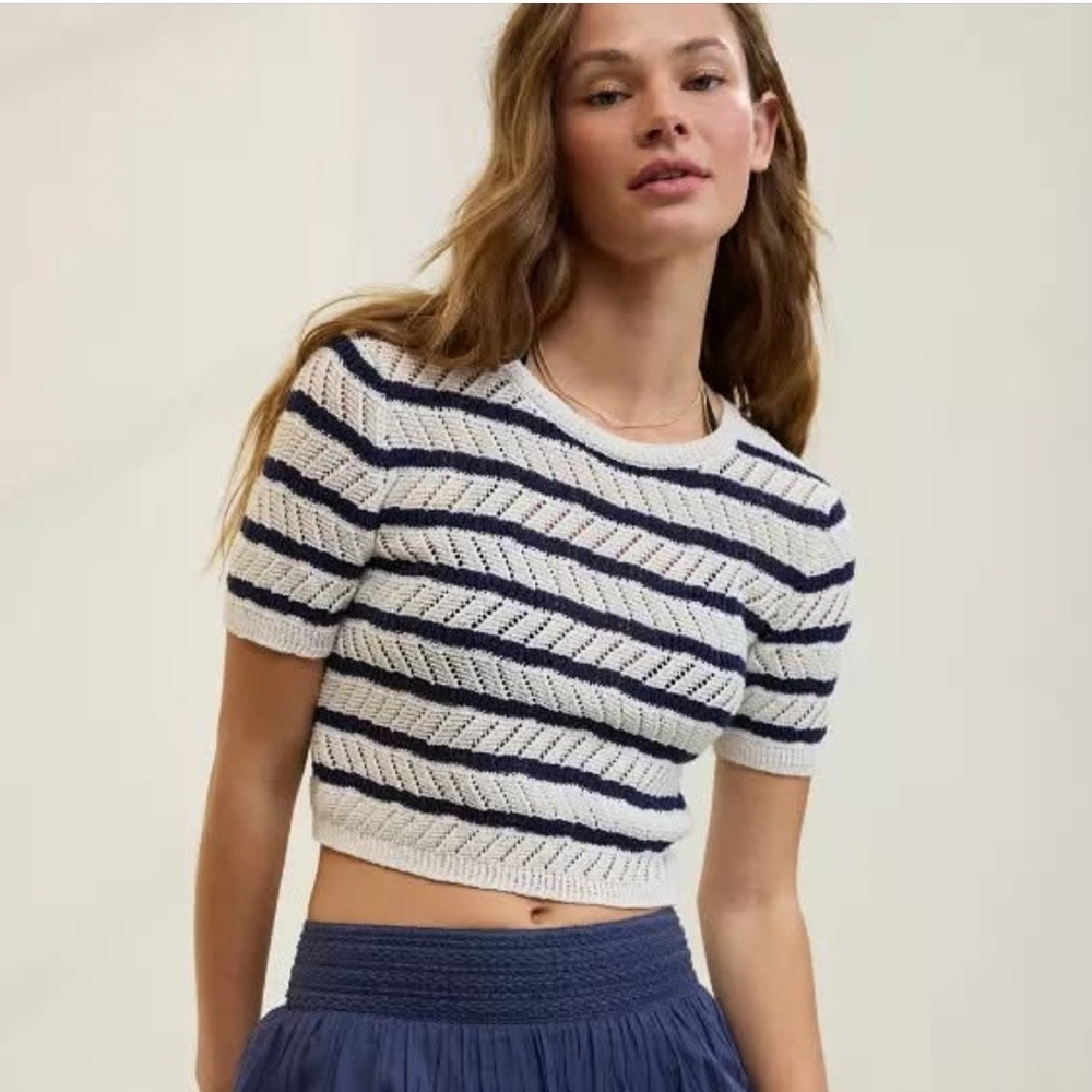American Eagle short sleeve knit top Large